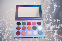 Load image into Gallery viewer, Eye shadow Palette |  Irish Cosmetics | Easy to blend eyeshadows

